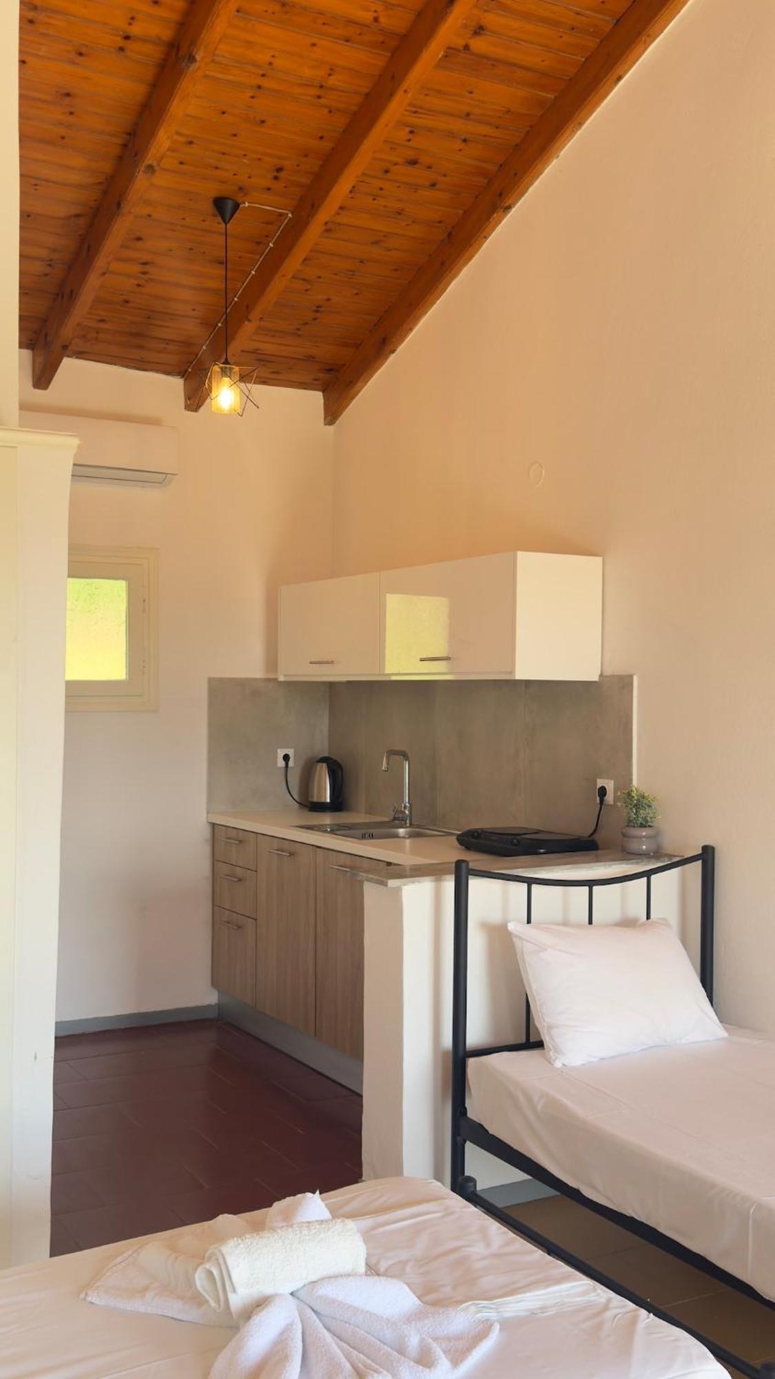 Olga's Sea View - 500m From Ipsos * Pyrgi (Corfu)